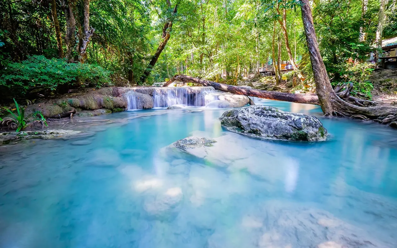 بازدید از آبشار آواران تایلند