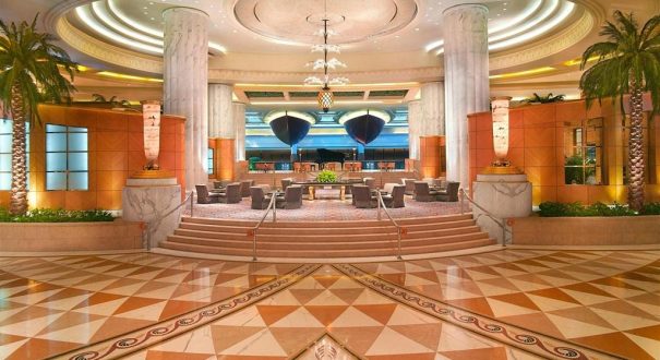 هتل گرند حیات دبی (Grand Hyatt Dubai) هتلی 5 ستاره در قلب دبی و یکی از معروف‌ترین هتل‌های دبی می‌باشد