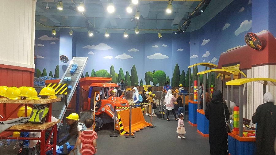         · شهربازی شهر متل پلی (Mattel Play! Town)